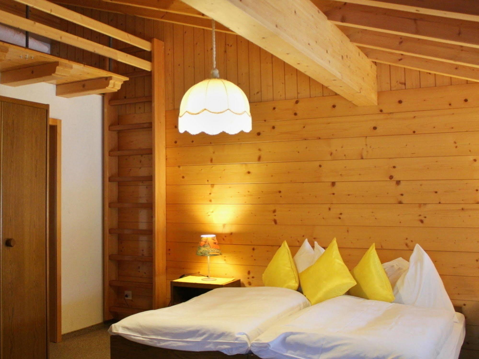 Hotel Alpina Kandersteg Luaran gambar