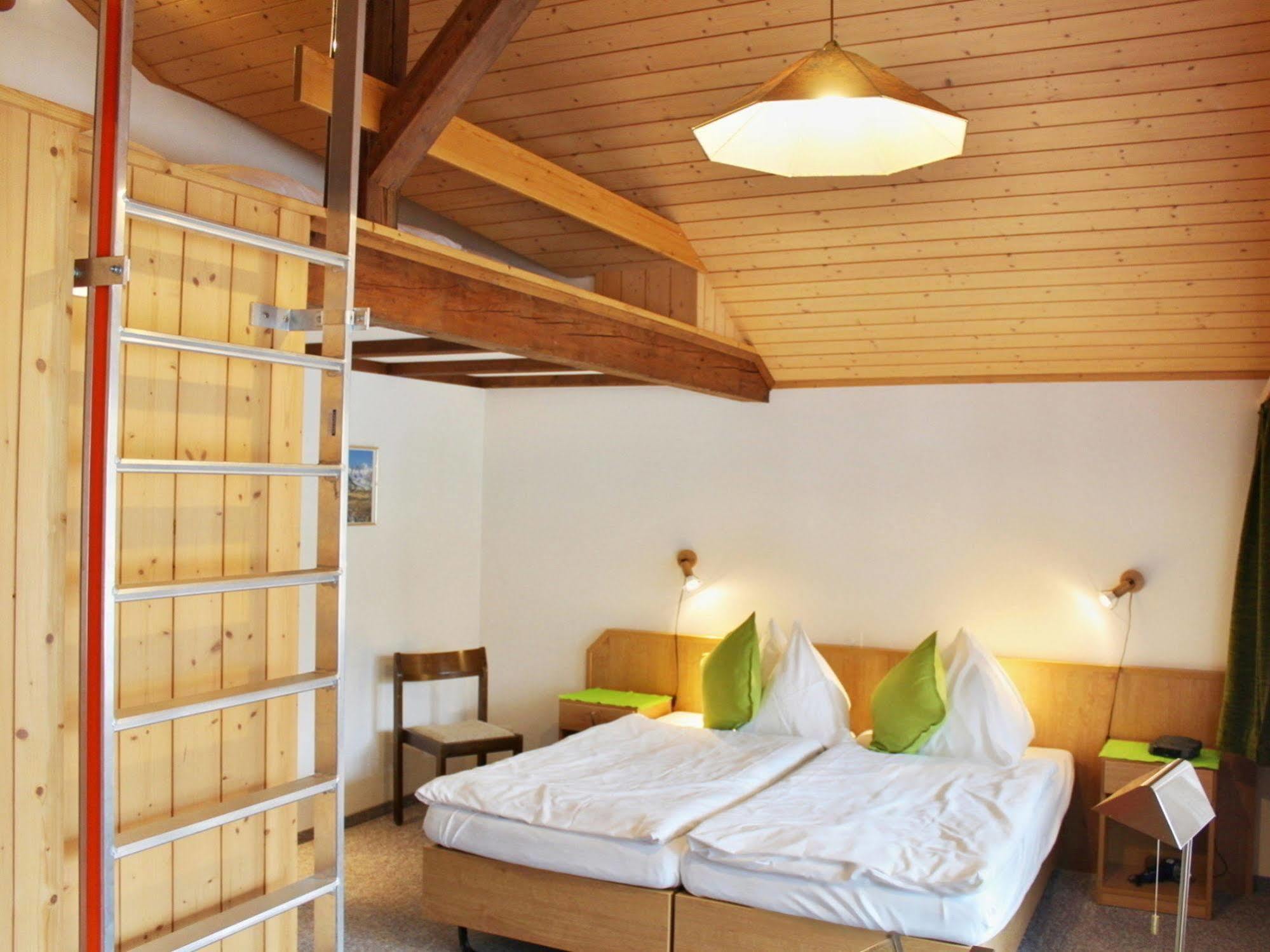 Hotel Alpina Kandersteg Luaran gambar