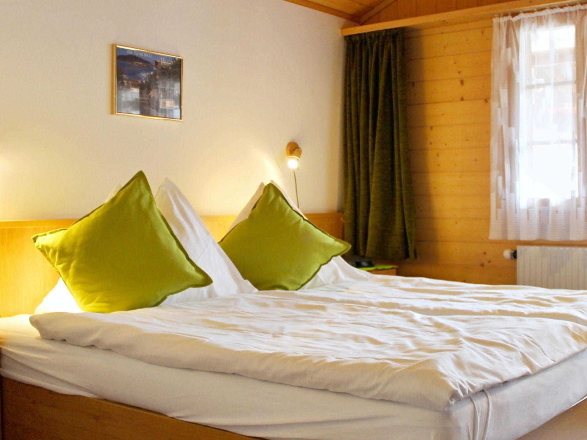 Hotel Alpina Kandersteg Luaran gambar